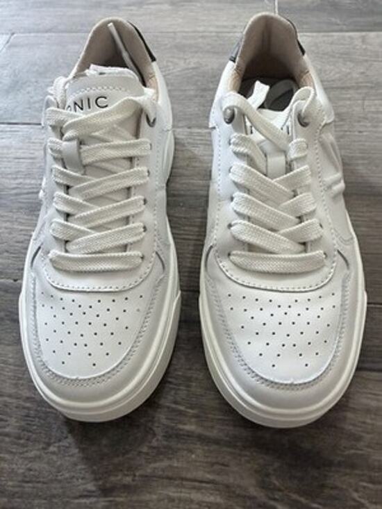 Vionic Shoes - Vionic Woman, Kimmie Court, Athleisure, Orthotic Friendly Comfort Sz 5 Shoes